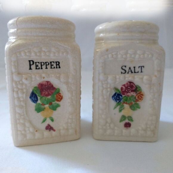 ‎Vintage Japan Stovetop Salt Pepper Shakers Ceramic Handpainted Floral Large - Picture 5 of 16